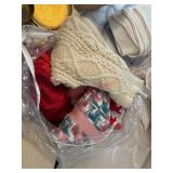 Knitted sweater and blankets lot  (spare room)