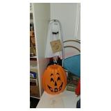 Halloween Decor (craft room)