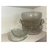 Clear glass serving ware (kitchen)