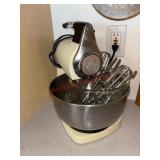 Vintage sunbeam mixer - works (kitchen)