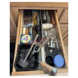 Contents of this kitchen drawer (kitchen)