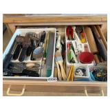 Utensil Drawer Contents (kitchen)