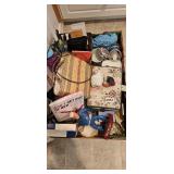 Estate Lot: Sewing, more (master bath)