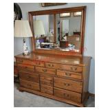 Flint Ridge Maple 11-Drawer Dresser (master)
