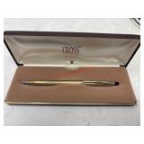 Vintage cross pen in original case   (living