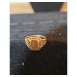 Size 7 1/2 10k gold ring