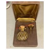VTG Nina Ricci Paris Perfume Bottle in Vase
