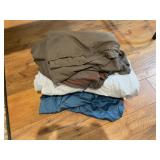 Mix lot of sheets (downstairs left)