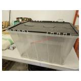 Tote with built in lid, bottom cracked and