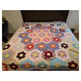 Vintage hand stitched quilt, appx 90'x90' -