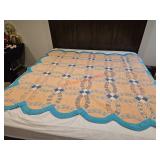 Vintage hand stitched quilt, appx 80'x66'-