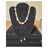 Stone necklace and wire earrings