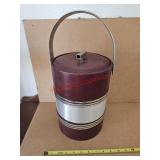 Insulated ice bucket- hutch