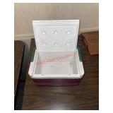 Igloo cooler (dinning room)