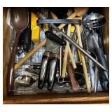Kitchen Drawer lot (kitchen)