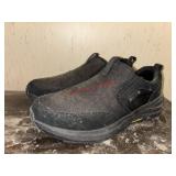 Mens Slide on Sketchers Need good Cleaning