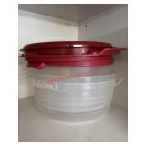 Cake and treat Carriers        (kitchen Above