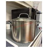 7QT Stainless Stock Pot        (kitchen Above