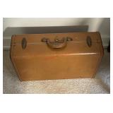 Vintage suitcase (master upstairs)