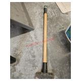 8 lbs sledge hammer - garage