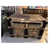 Large Vintage Trunk Sturdy           (Basement)