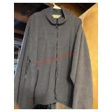 Columbia Mens Large Zip up (Has Paint on sleeve)