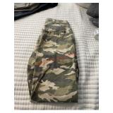 Carhartt camo menï¿½s (master closet)