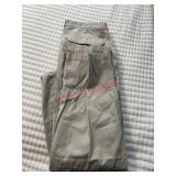 Carhartt menï¿½s pant (master closet)