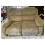 reclining loveseat one side works one doesnï¿½t. !!
