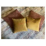 Four Pillows (living room)