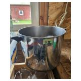 Pot and more- garage