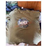 Girls T-shirt lot sizes S-M(1st upstairs bedroom)