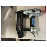 Hitachi NT50AE2 18-Gauge Brad Nailer (garage)