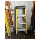 fiberglass stepladder (Garage)