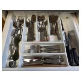 Nice Set of Silverware                (kitchen)