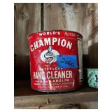 Vintage tin (barn)