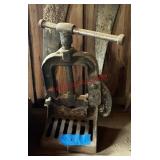 antique cast iron pipe vise (Barn)