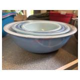 4 Glass Nesting Mixing bowls