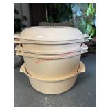Mixing Bowls and lid                (kitchen)