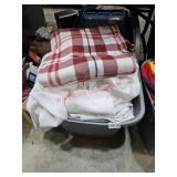 Tote of linens