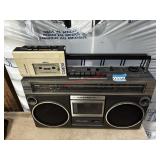 vintage Realistic SCR-3 portable boombox