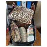 Pillow lot ( row d)