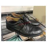 Mens 9 Leather Shoes with insoles