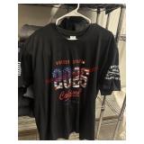 Mens XXL Tshirt              (CLothing racks)