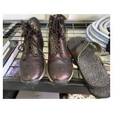 SZ 10 Mens Khombu Boot and Flip Flops