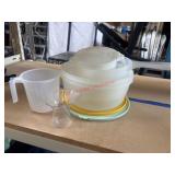 Plastic Tupperware lot