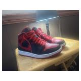 Air Jordan 1 mid size 9.5 (in tote)