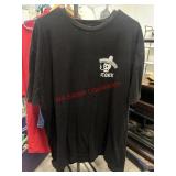 XXL Mens Tshirt              (CLothing racks)