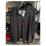 Mens Adidas 2XL Half Zip              (CLothing