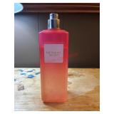Victoria secret summer mist ( in tote )